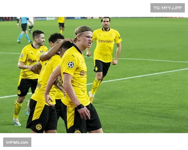 多特蒙德客场2-1力克莱沃库森，安塞尔米诺头球破门